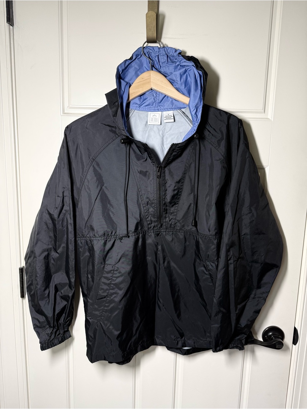 Actra brand  vintage Half zip pullover black windbreaker jacket Adult Small